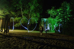 Mit Langzeitbelichtung gemalte Lichtfigur: I love Ines